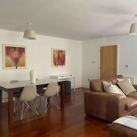 Btown 2 Bed 2 Bath * Ballybrack (Dublin)