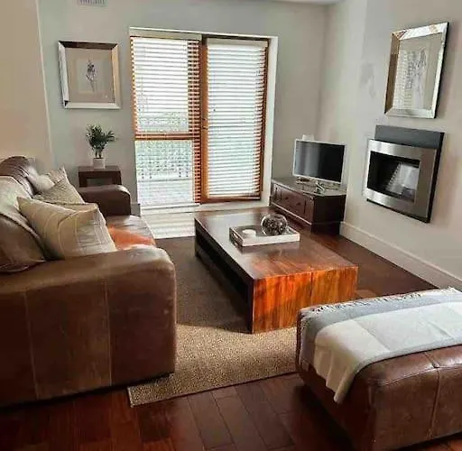 Btown 2 Bed 2 Bath 公寓 Ballybrack (Dublin)